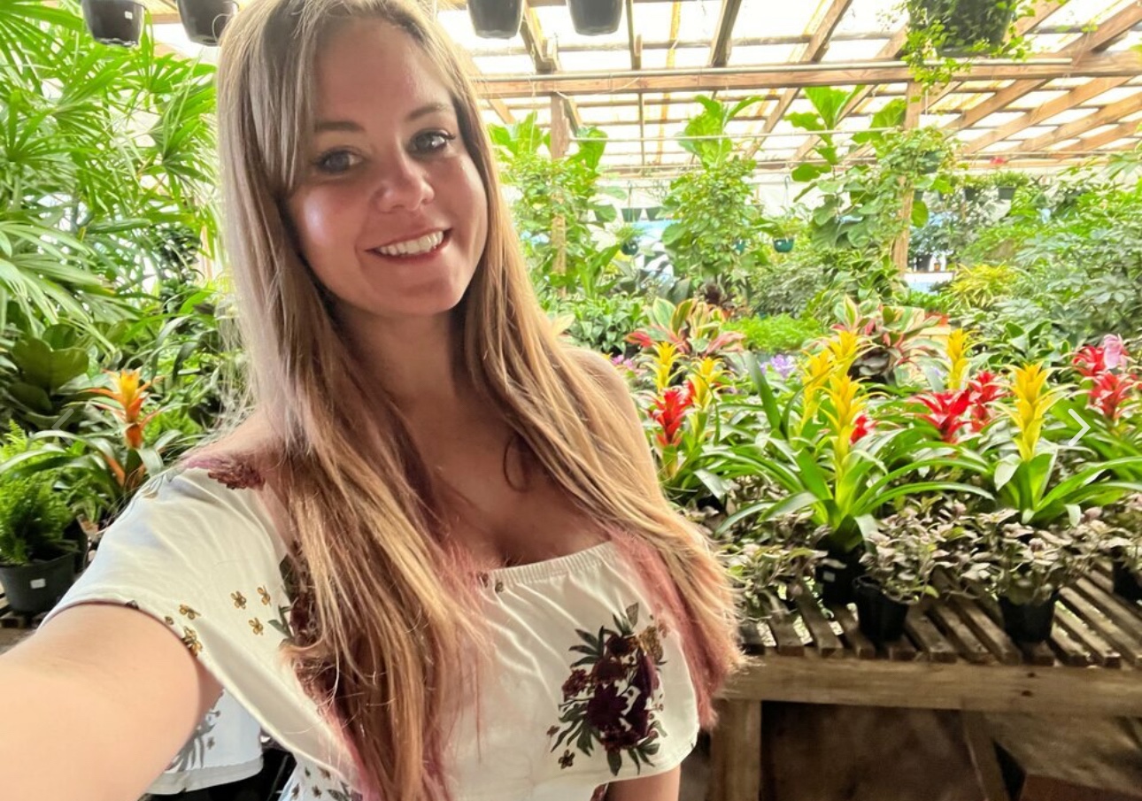 Escort Lora 5046447255