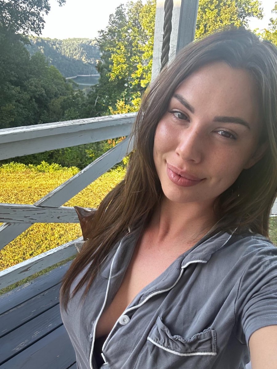 Escort Paige 2404393207