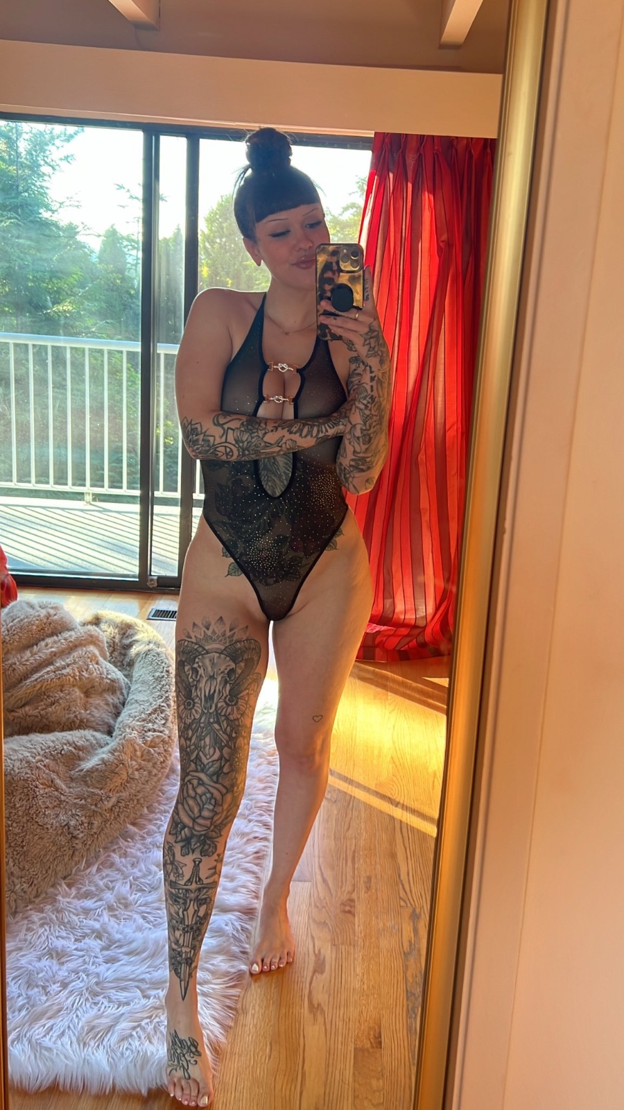 Escort Emily 14633170968