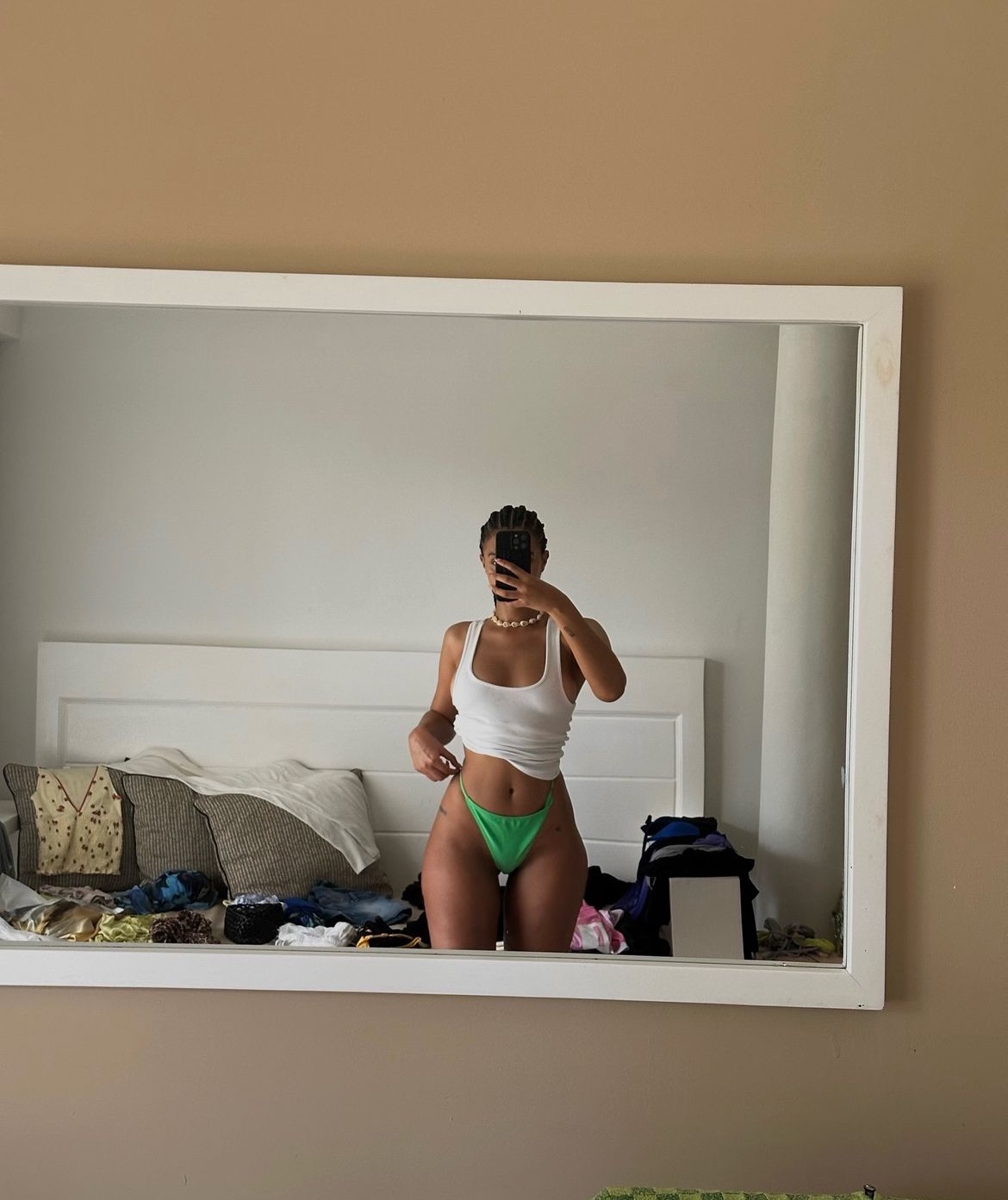 Escort Lilly 15155679725