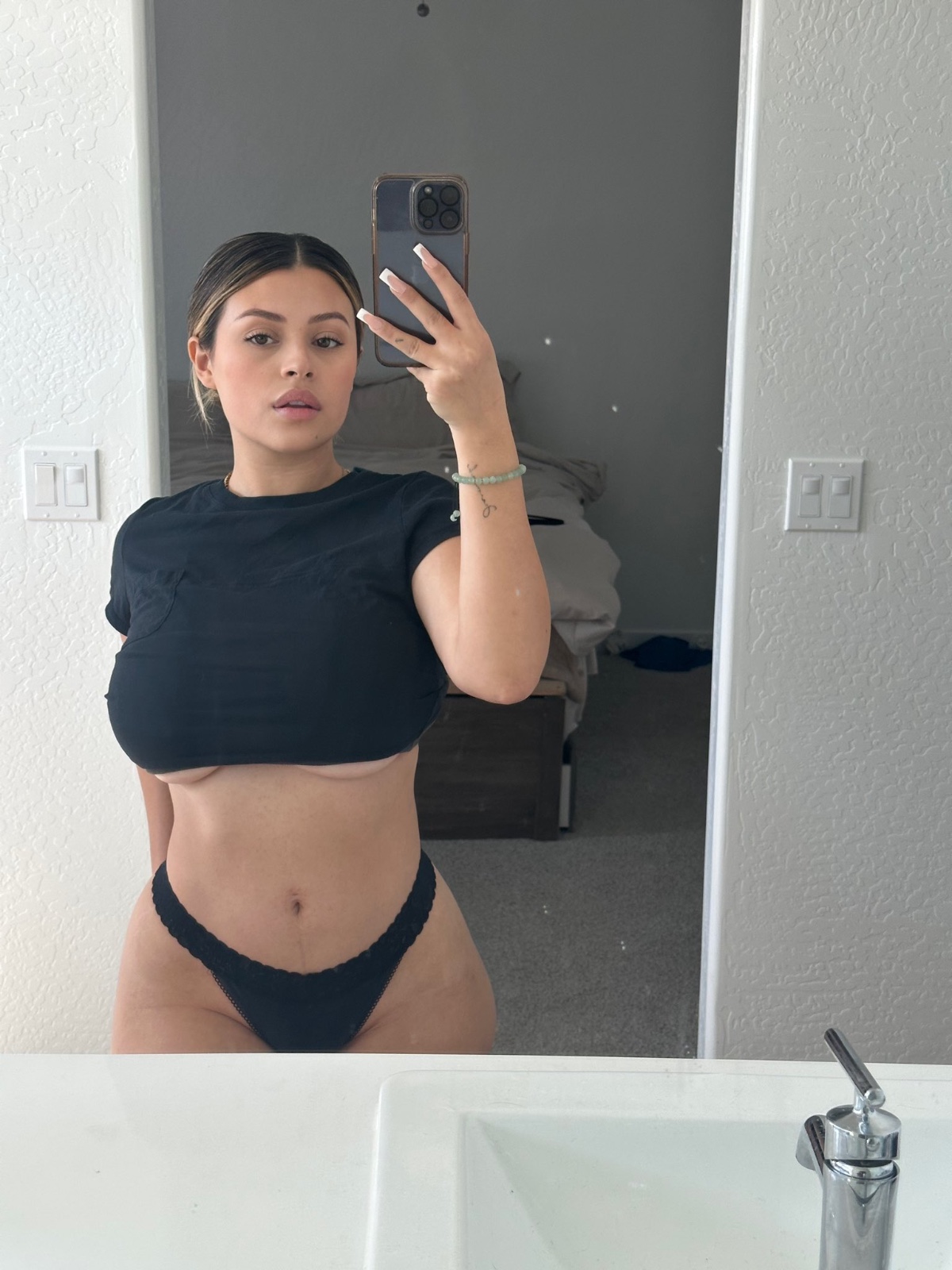 Escort Clara 7657019417