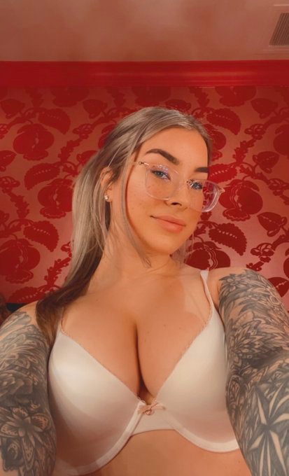 Escort Bella 7206046618